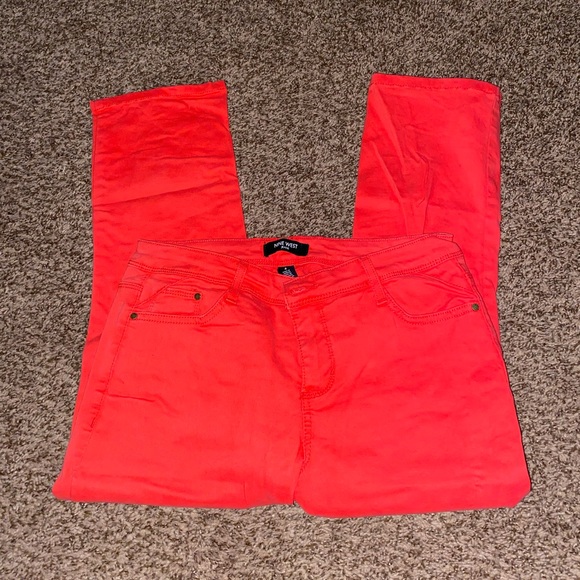 Bright Red Pants/Capris - Picture 3 of 3